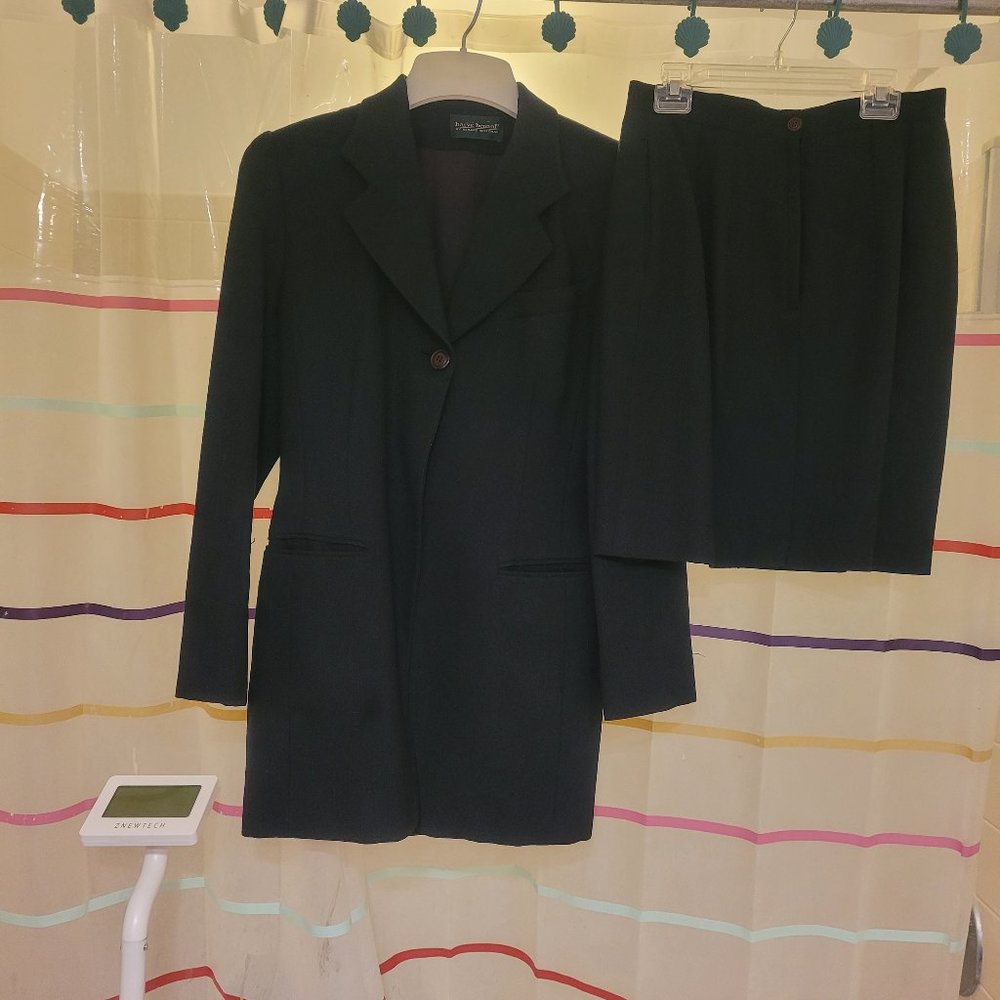 WOMEN SUIT-HARVE BERNARD BY BENARD HOLTZMAN